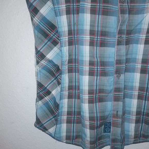 Swiss Cross L Sleeveless Plaid Fishing Top - Picture 3 of 8